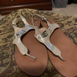 Micheal Kors thong sandal